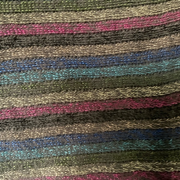 Womens knitted shawl scarf with light metallic threads - Picture 3 of 4